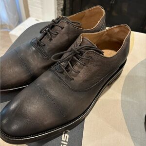 John Varvatos gray leather oxfords in very good condition